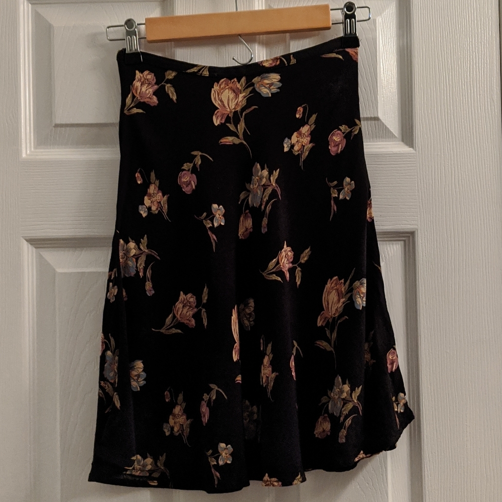 Express Black floral skirt size P/XS